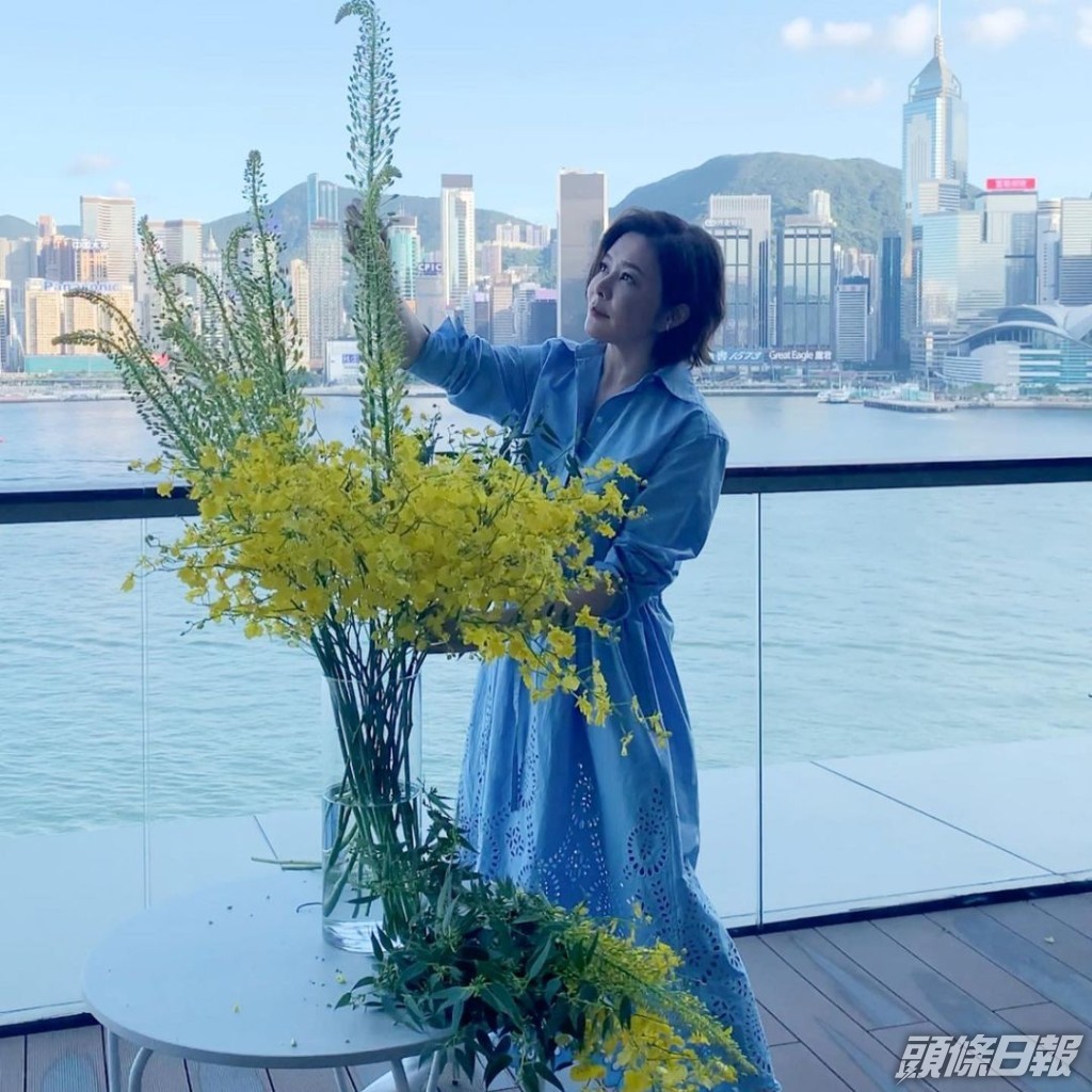 關之琳享受人生。